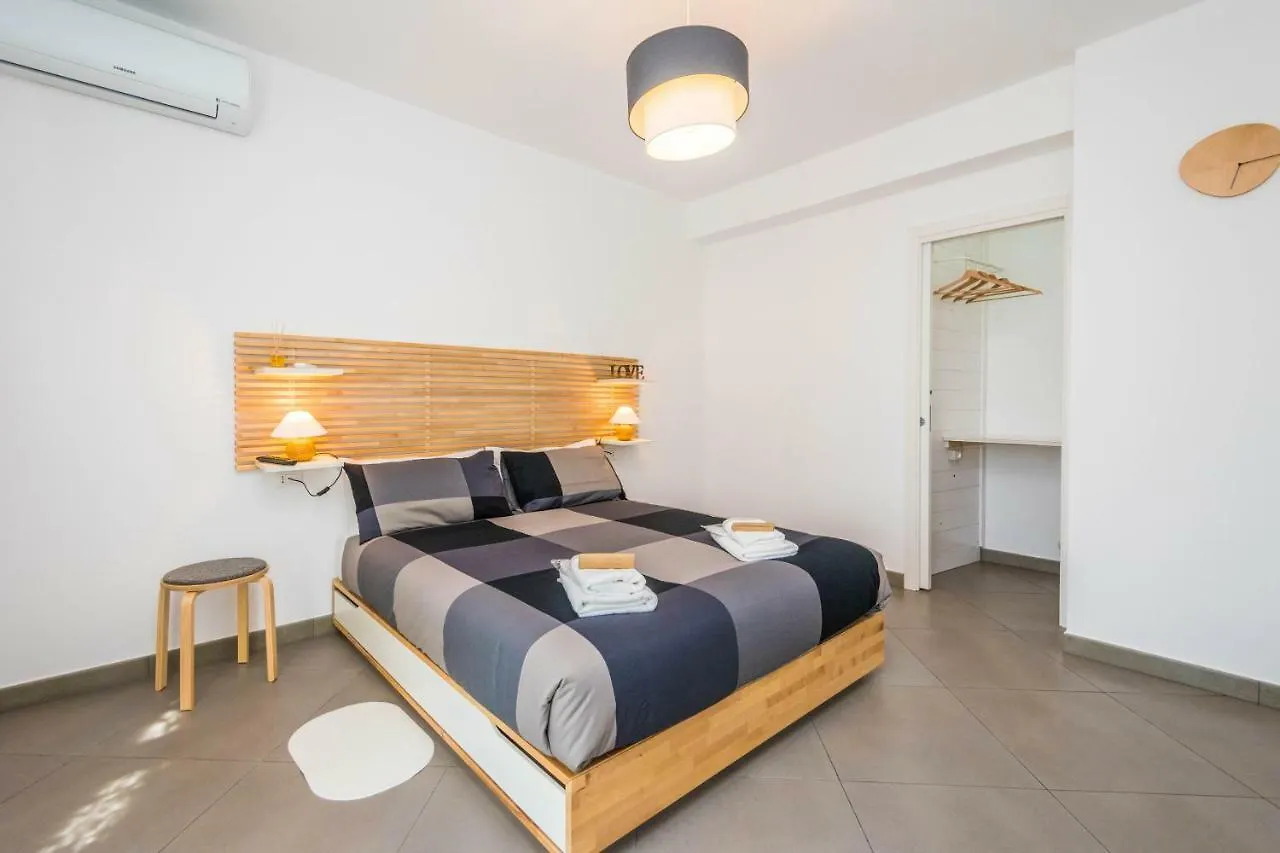 B&B Lo&G Lascari Bed & Breakfast