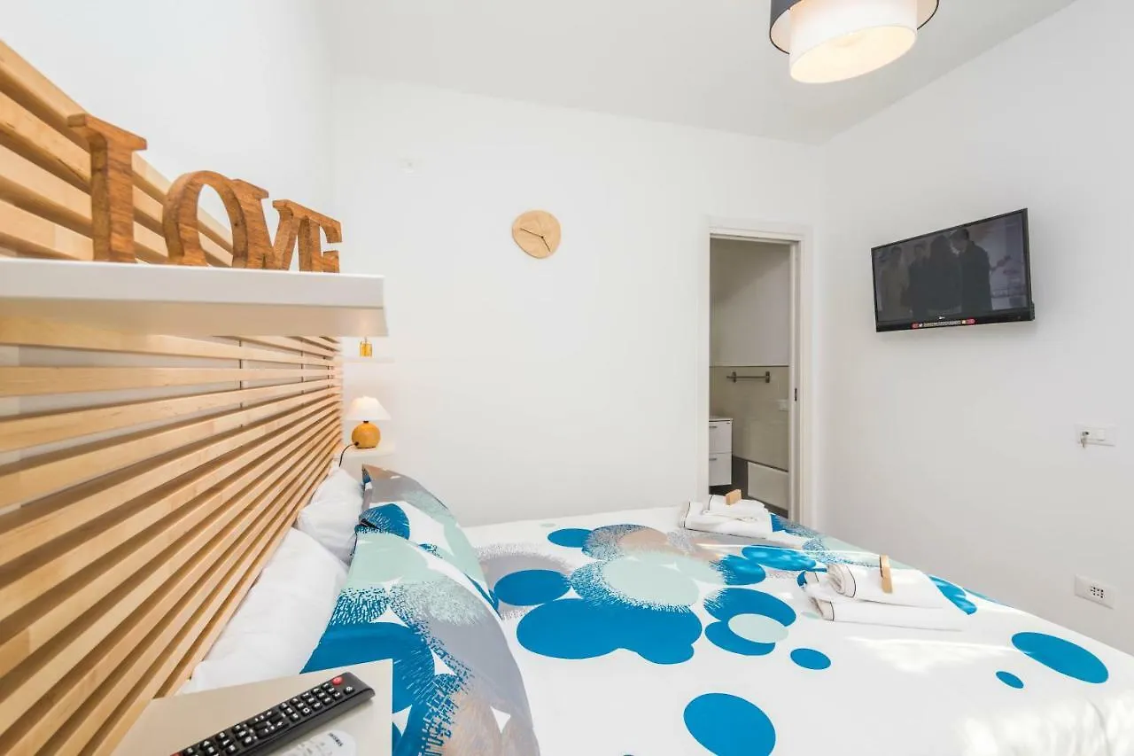 B&B Lo&G Lascari 0*,  Italia
